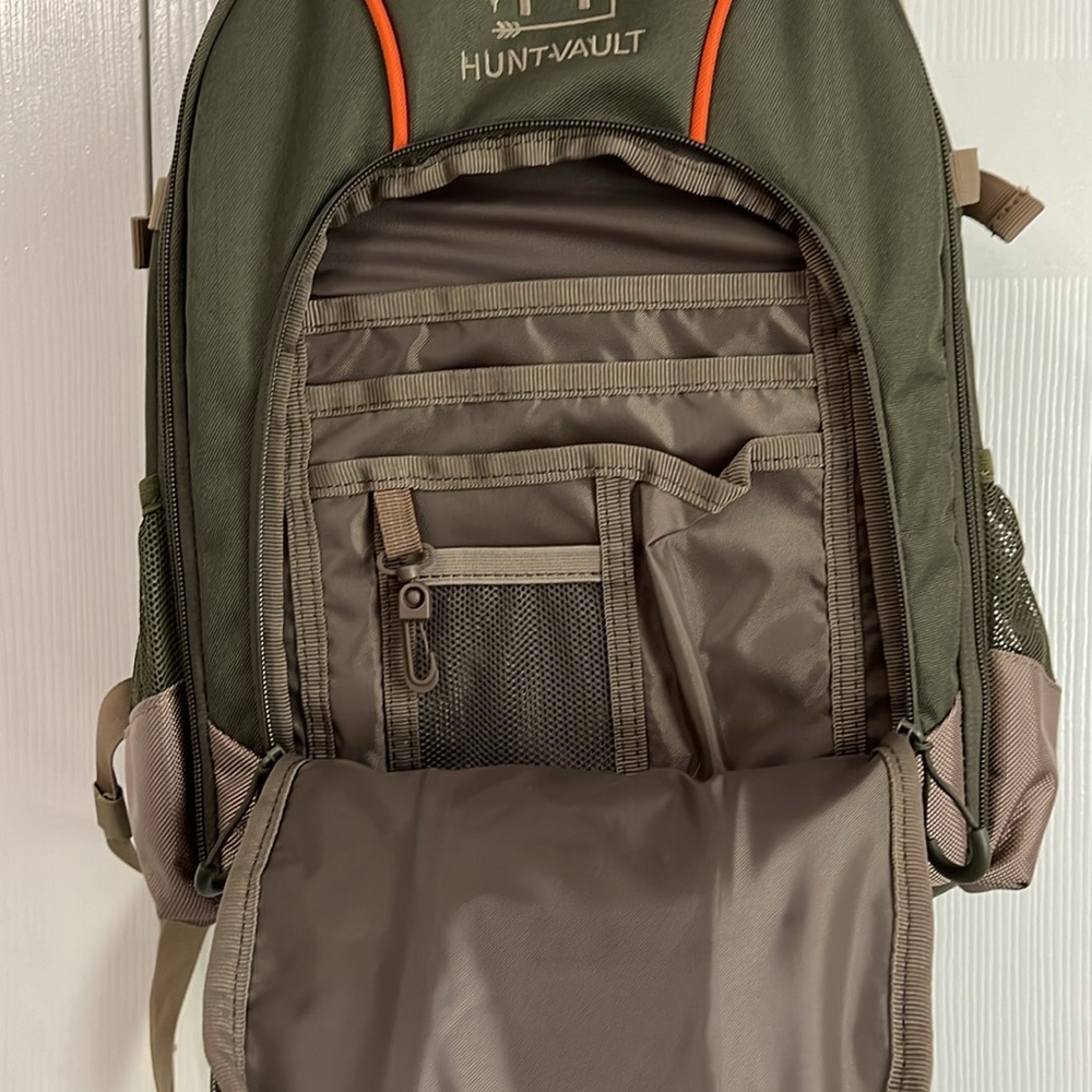 Backpack With Adjustable Compartments - image 5